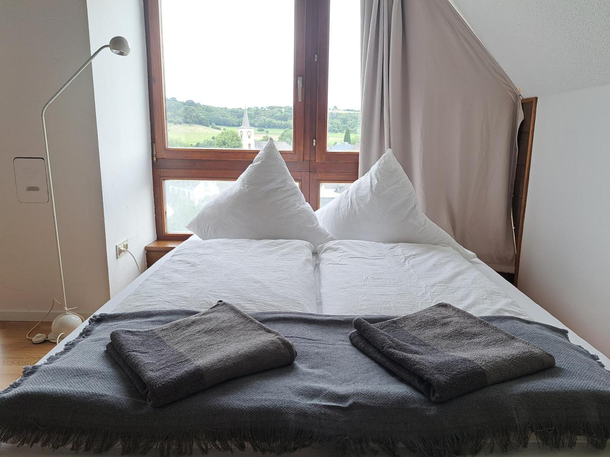 Haus Mit Idyllischem Seeblick Schalkenmehren Dış mekan fotoğraf